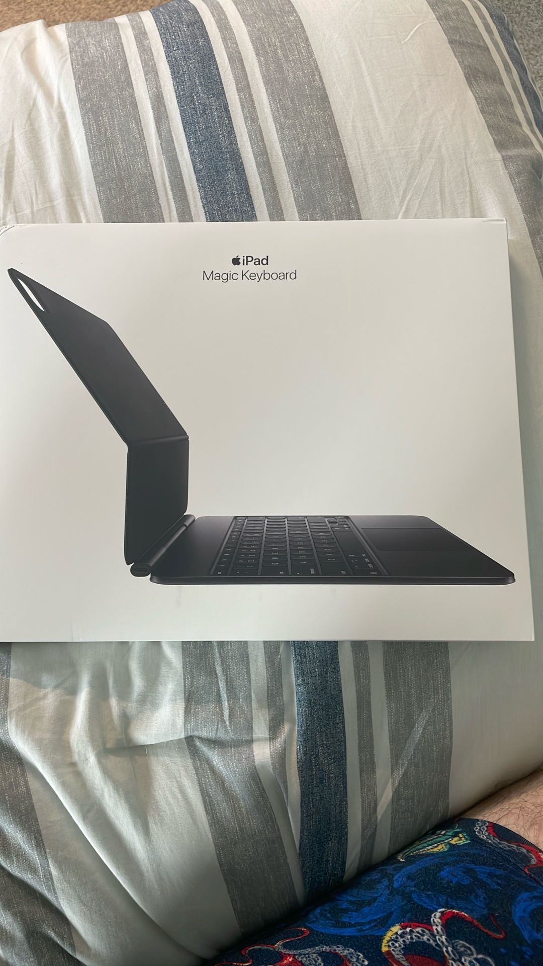iPad Magic Keyboard For iPad 13 Inch Color: Black