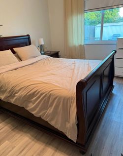 Vintage Solid Wood Bedroom Set – Cherry Finish