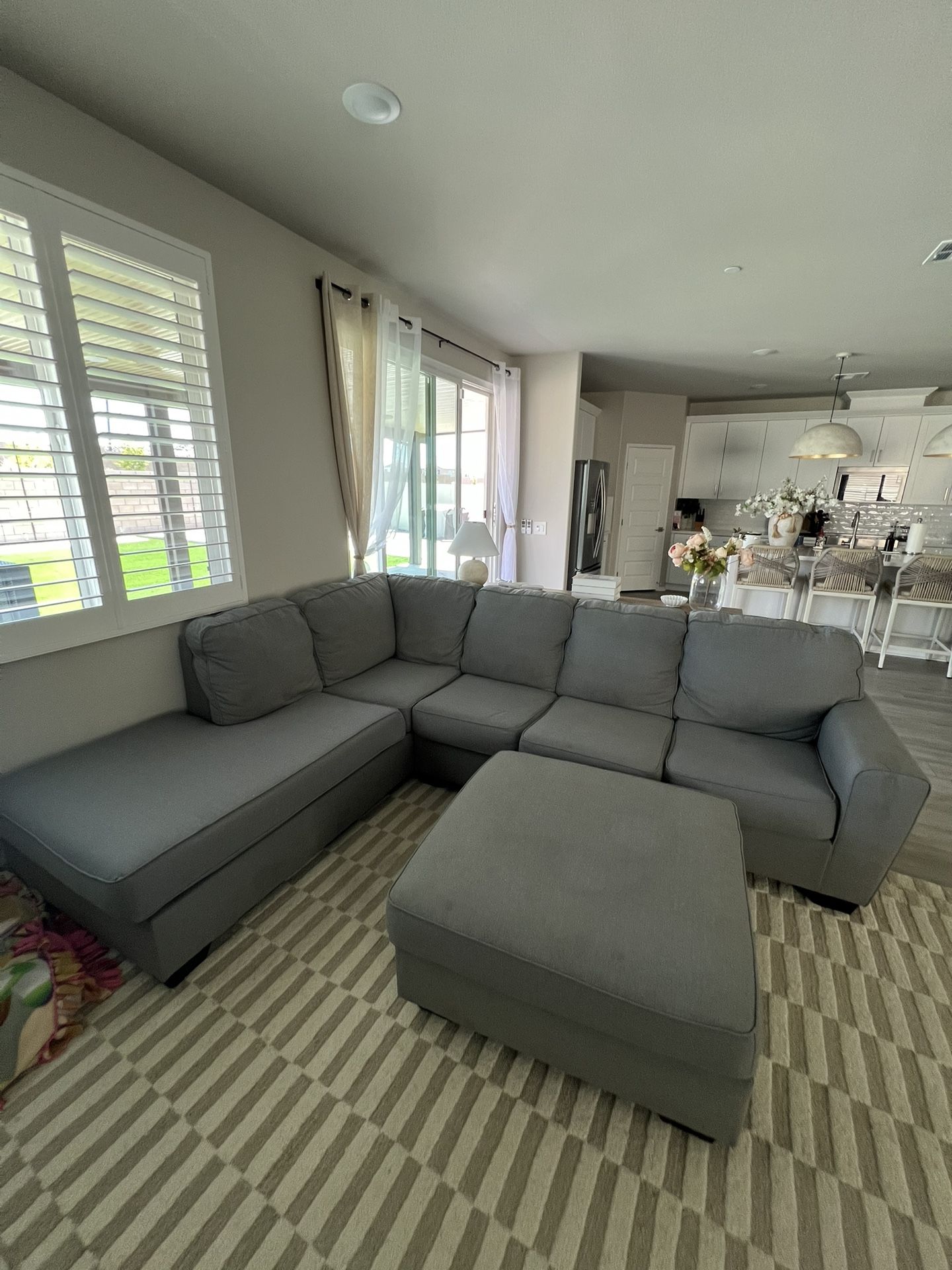 Sectional Couch With Ottoman