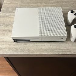 Xbox One S (Used like new) Never Opened Up