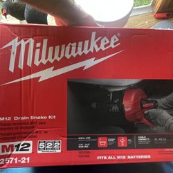 Milwaukee M12 Drain Snake Kit