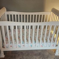 Wooden Baby Crib & Mattress