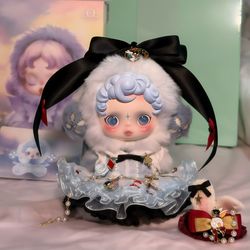 Skullpanda Dew with Alice doll’s clothing