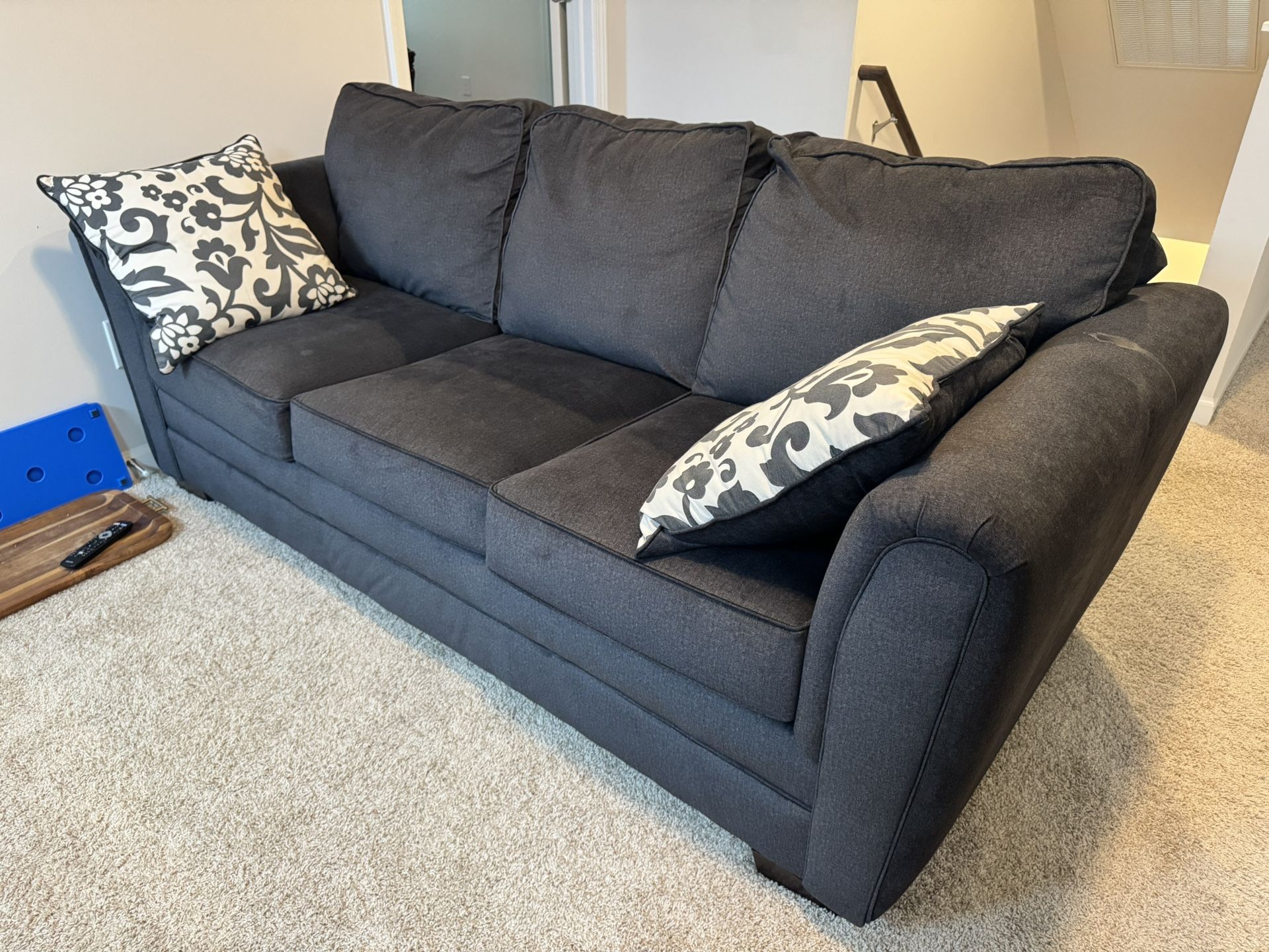 Price Reduced-Used Living Room Set (Complete)