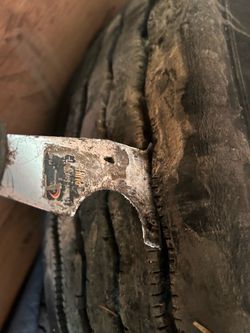 Large truck tires 24.5