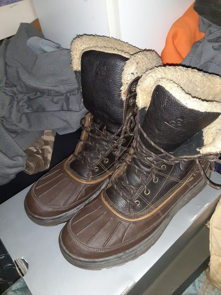 Mens Nike ACG boots