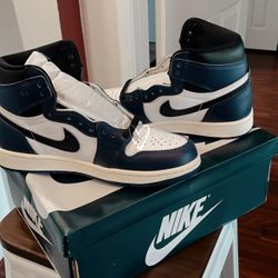 Nike  Jordan 1’s  Midnight & Navy