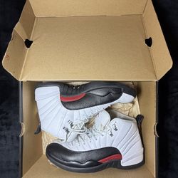 Size 9 men Jordan 12