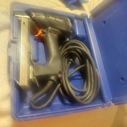 Dou Fast Carpet Staples Electric Gun 125.00 