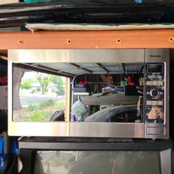 Panasonic 2.2cu 1250w Microwave