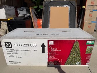 Home Accents Holiday 9 ft Westwood Fir LED Pre-Lit Tree