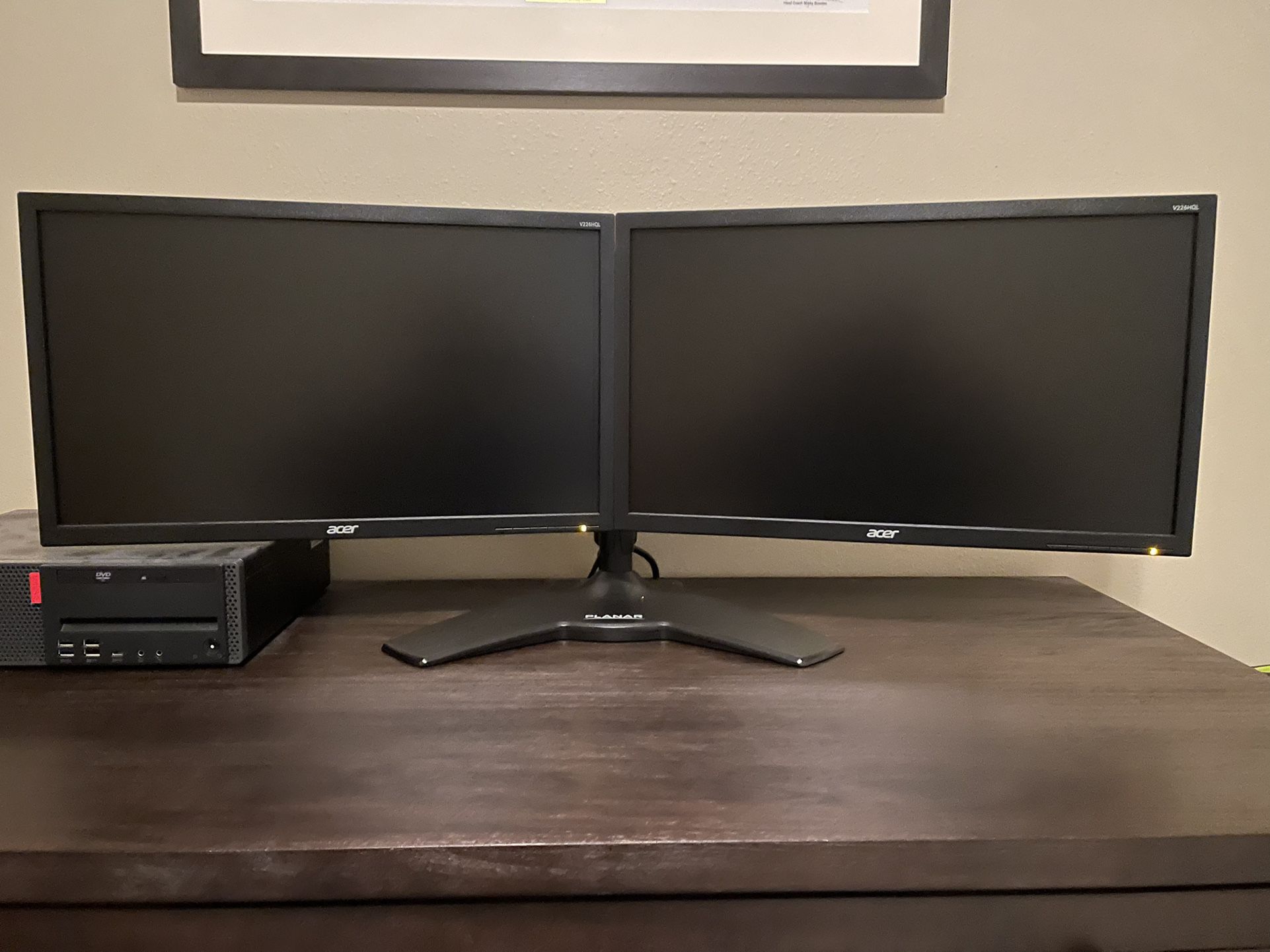 Dual 21.5” Acer Monitors W Stand