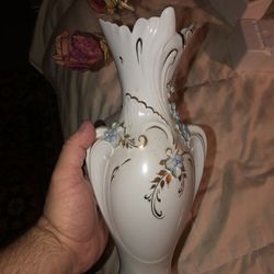 MEDIUM SIZED VASE 🏺 