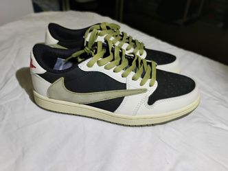 Jordan 1 Retro Low OG SP
Travis Scott Olive size 6.5