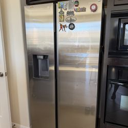 Refrigerator 