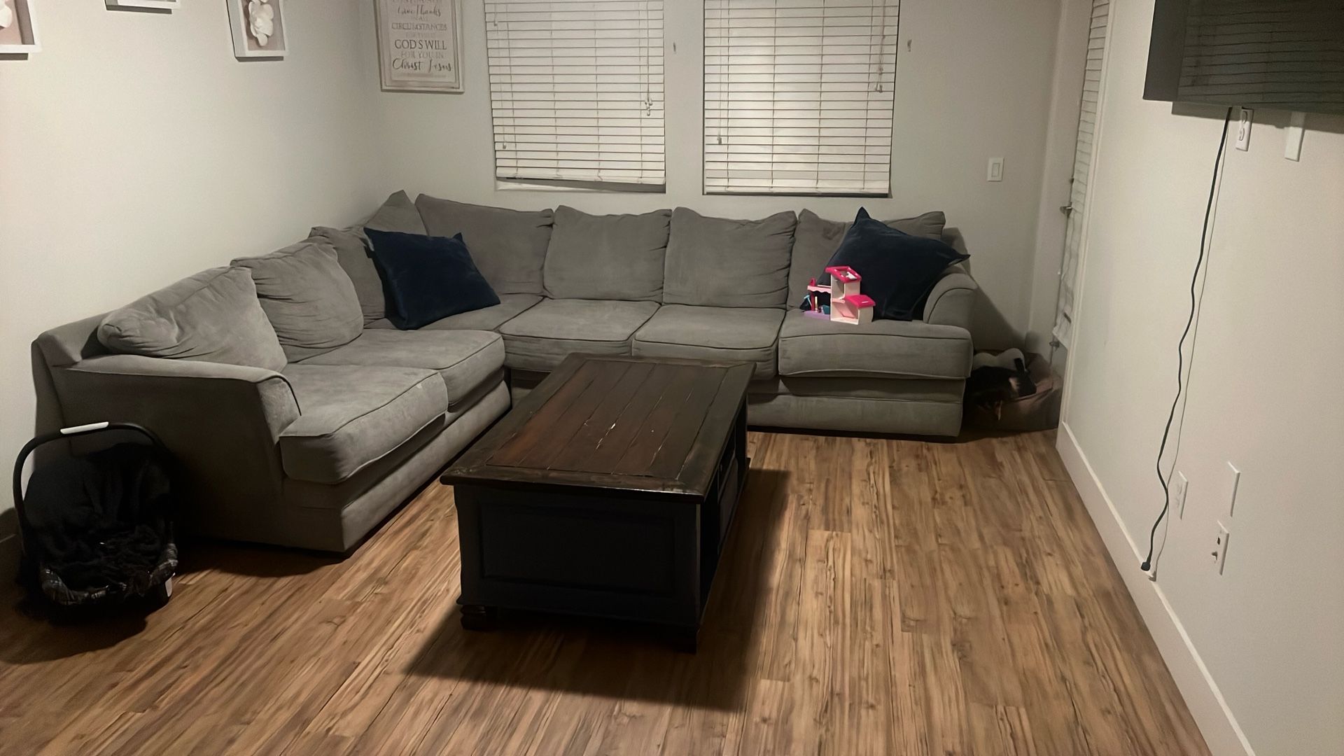 Grey Sectional Broyhill