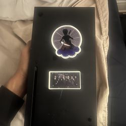 Xbox Series X(HMDI PORT DAMAGED)turns on