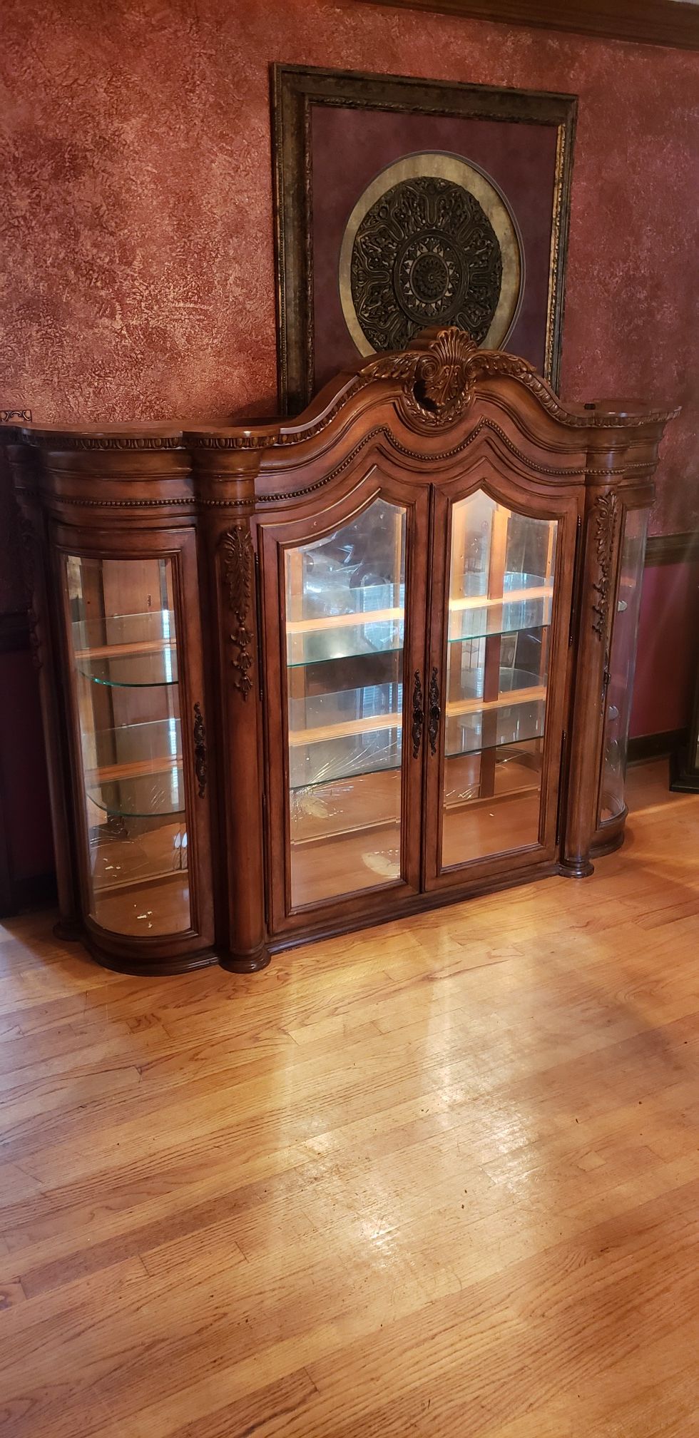 Haverty's China buffet hutch curved glass mirror traditional