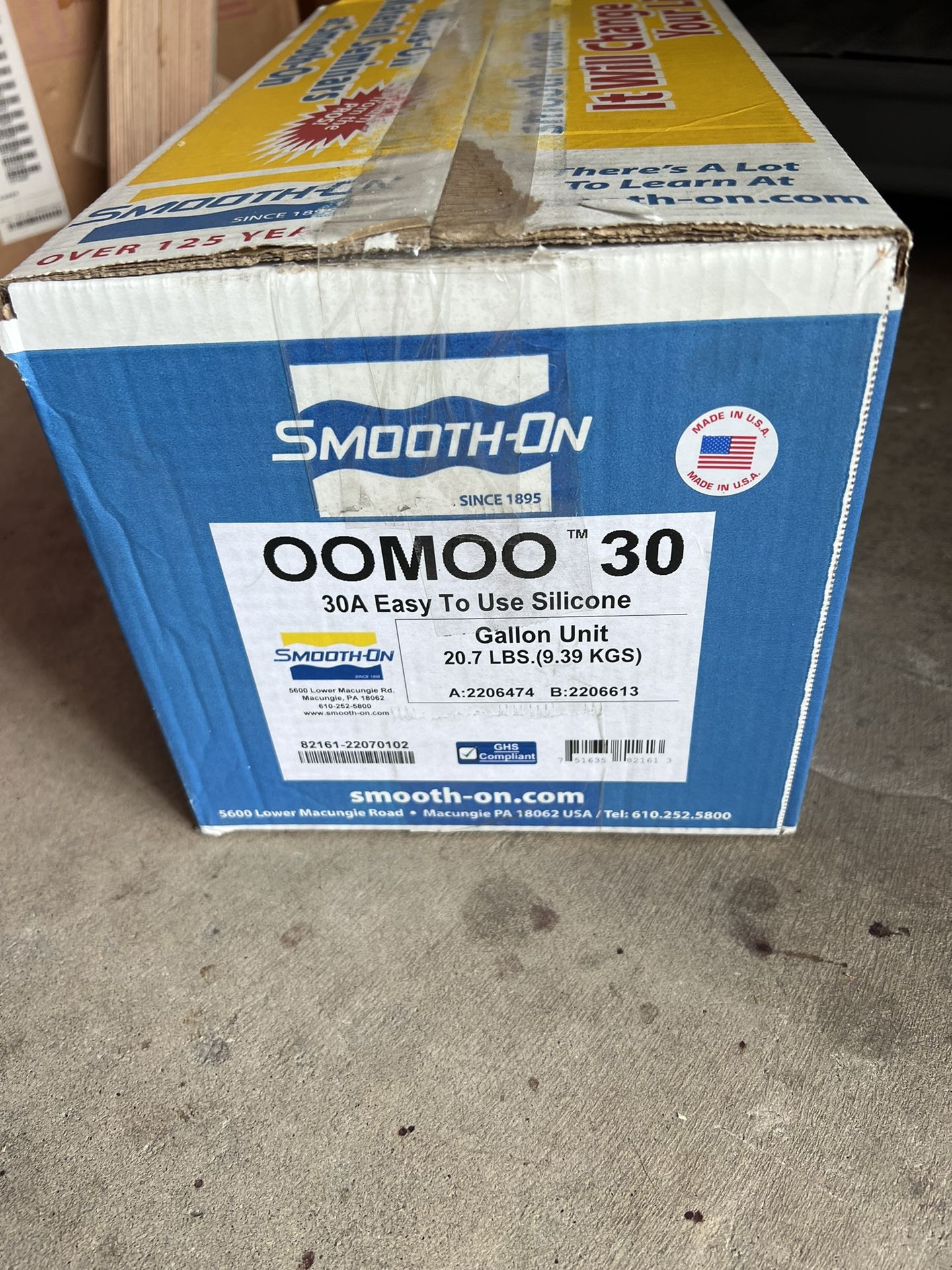 Smooth-On OOMOO 30 Gallon + 2 Cans Mold Release 200