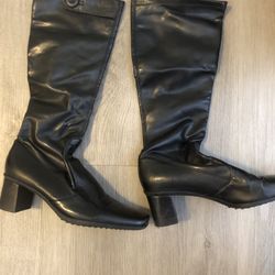 3 Pairs Of Winter Boots Size 8