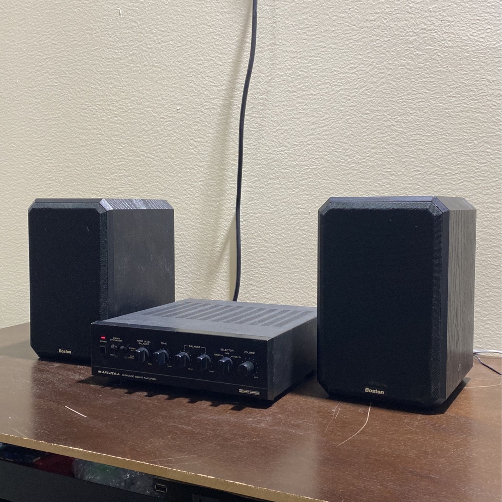 Radio Shack ARCHER Mini Surround Sound Vintage Amplifier With Boston Speakers
