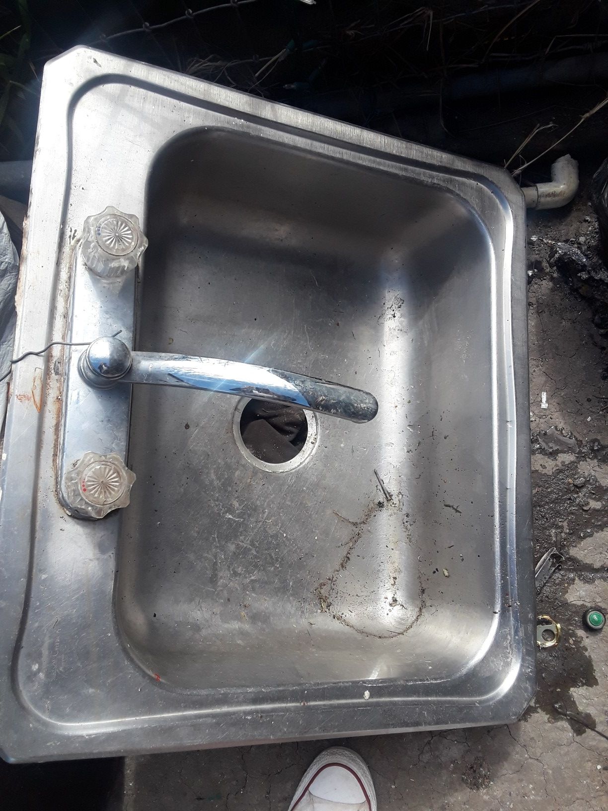 Stainless steel sink