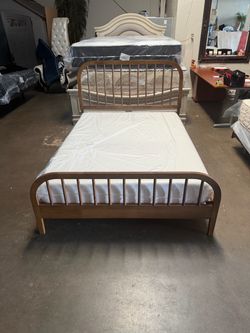 Full bed with 8” memory foam