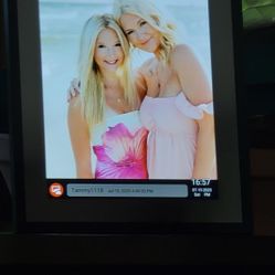 32GB FRAMEO 10.1-inch smart WiFi digital photo frame, 1280x800 IPS LCD touch screen, automatic vertical and horizontal rotation, built-in 32GB memory,