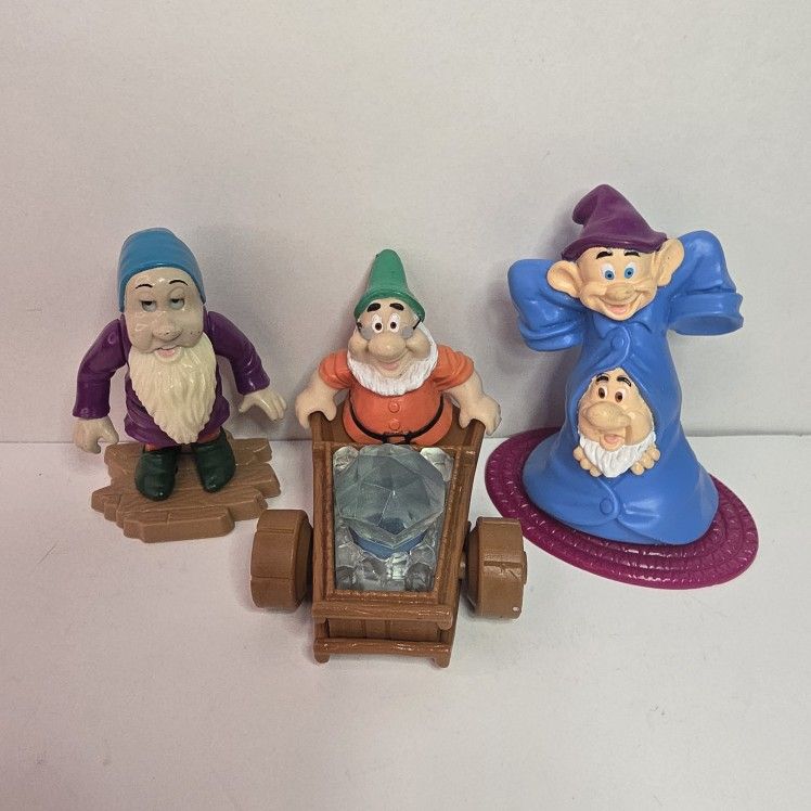 Snow white mcdonald's toy lot Sleepy happy dopey sneezy