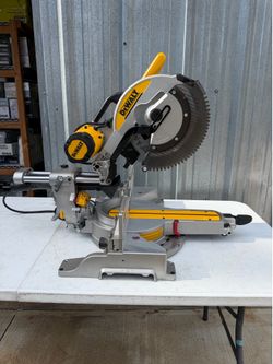 Dewalt 12 inch double bevel sliding compound miter saw