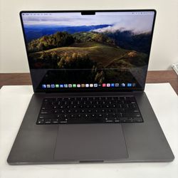 2023 Apple MacBook Pro M3 14 Core 18GB 512GB 10 Counts Charger Music & Video Software AppleCare 2027