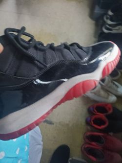 Bred Jordan 11 Size 9.5