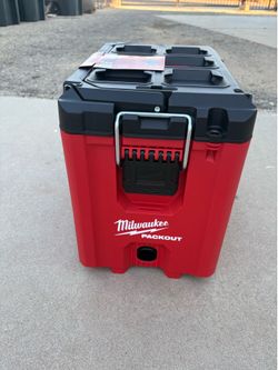 Milwaukee Packout Compact Tool Box 48-22-8422