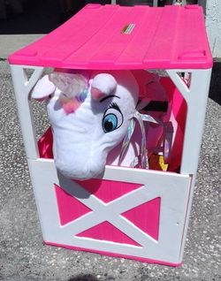 Kids Rideable Unicorn with Pink Stable