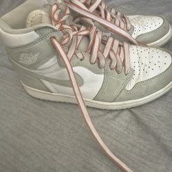Seafoam Green Jordan’s Size 5.5