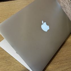 Apple MacBook Air 13” Core i5 processor 4GB RAM 256GB SSD STORAGE DRIVE $175 