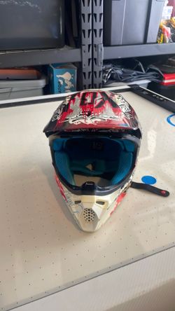Dirt bike helmet