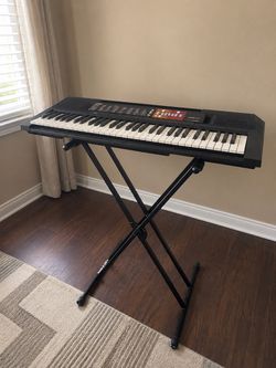 YAMAHA Keyboard With Keyboard Stand