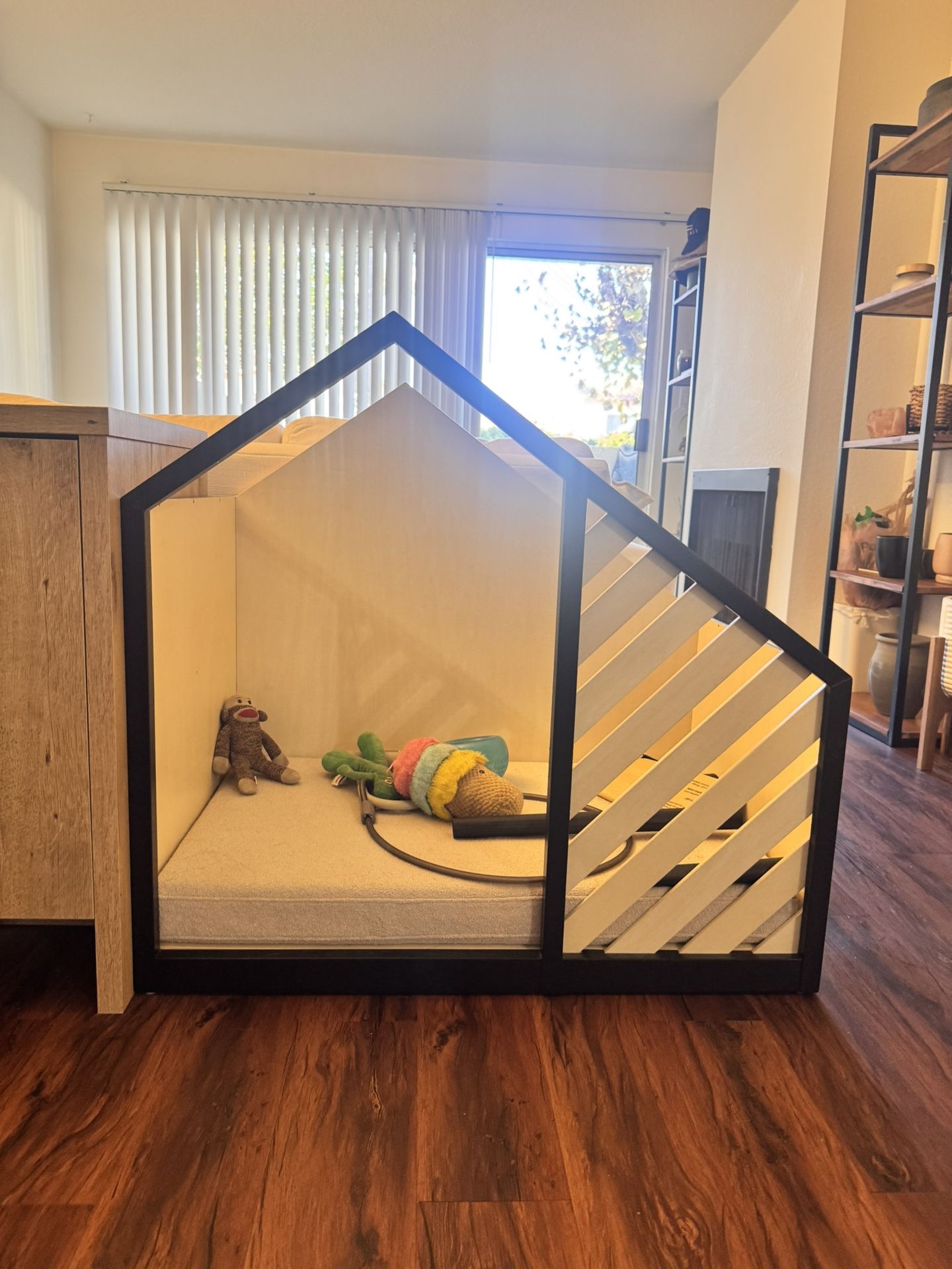 Dog House - medium Size Dogs
