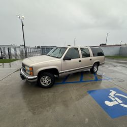 Front End 1993 Chevrolet Suburban 