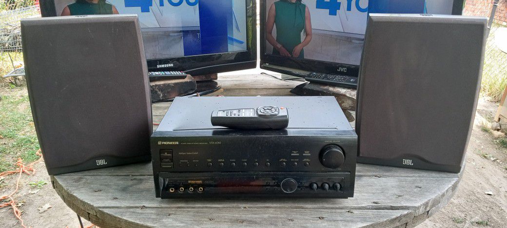 250 Watts Pioneer Receiver With Phono Stage And Remote $125 CASH FINAL PRICE 