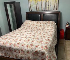 Queen size bed solid