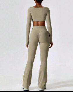 Yoga Set Women's Gym Yoga Suit Tight Fitting Sports Set Solid Color Square Neck Long Sleeve Top And Flared Leg Pants & Set