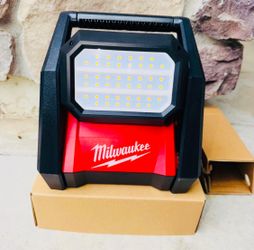 Milwaukee M18 GEN-2 18-Volt 4000 Lumens ROVER LED AC/DC Flood Light (Tool-Only) New