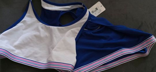 2 Brand new girls L sports bra