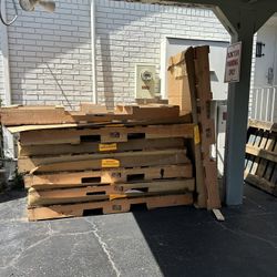 Free Pallets: *only 4 Left!
