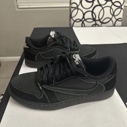 Travis scott Jordan 1 “black phatoms” size 10