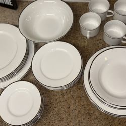 Linin N Things Dish Set