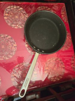 Circulon nonstick skillet