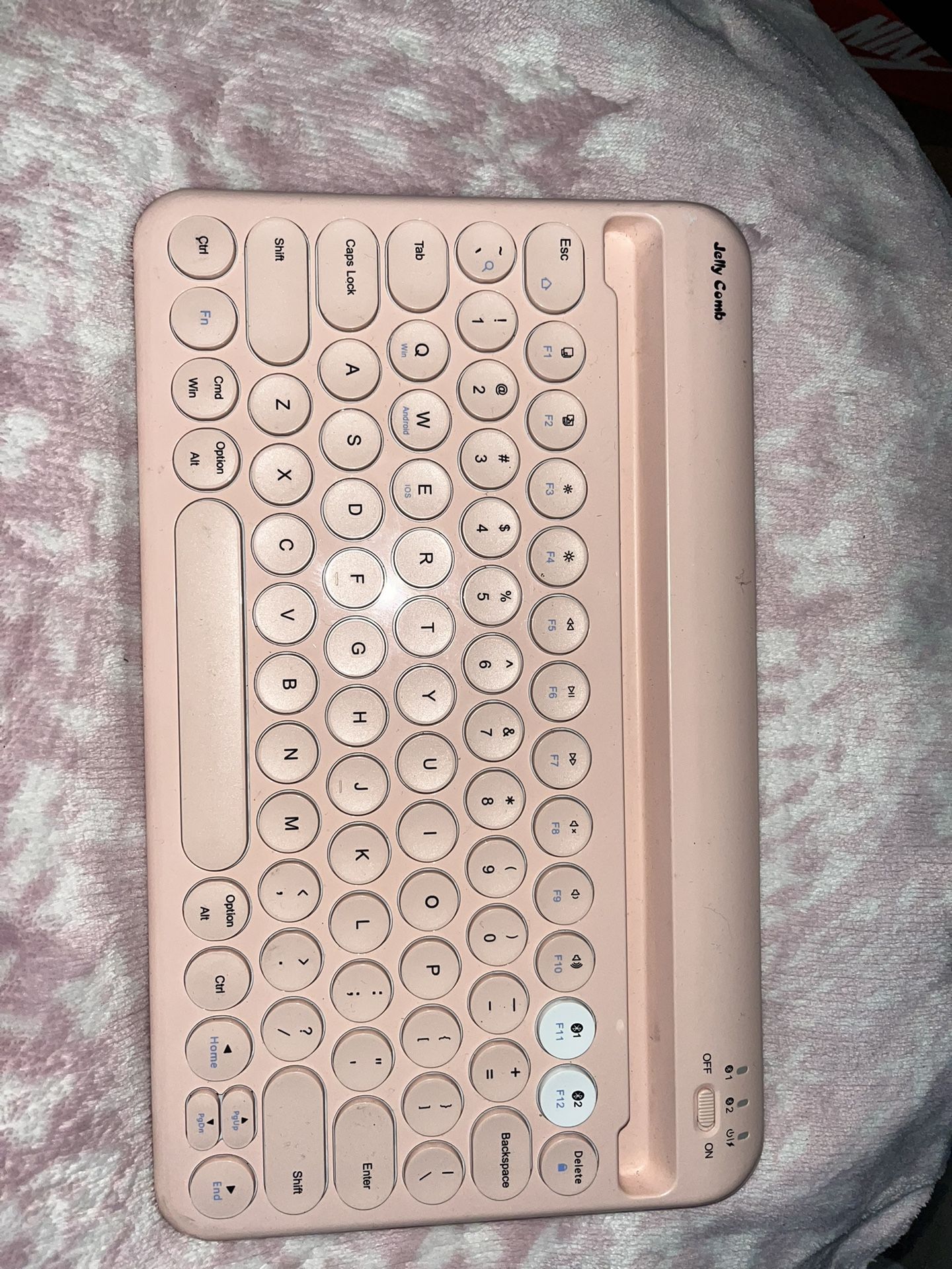 Jelly Comb Bluetooth Rechargeable Keyboard